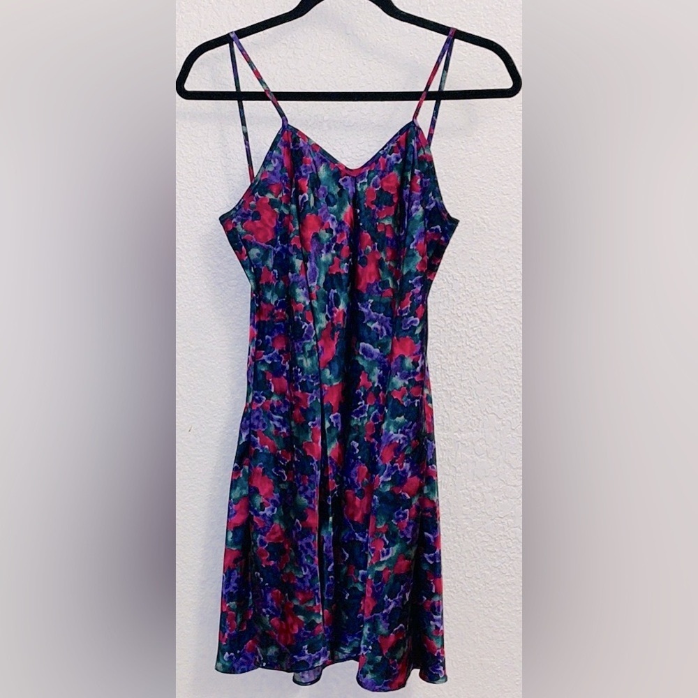 Violets & Roses vintage floral slip size M
